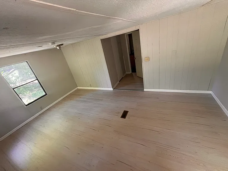 130 Rollingwood Dr — Photo 5