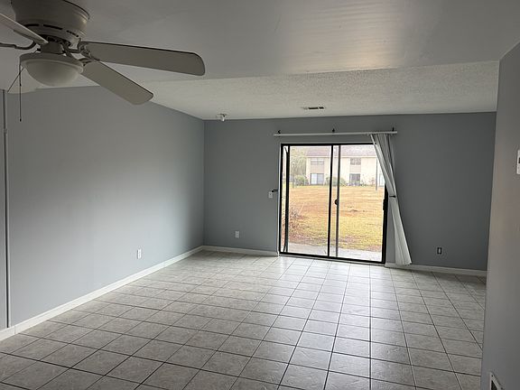 3rd image of 901 Olmstead Dr APT 19C