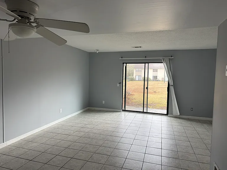 901 Olmstead Dr #19C — Photo 3