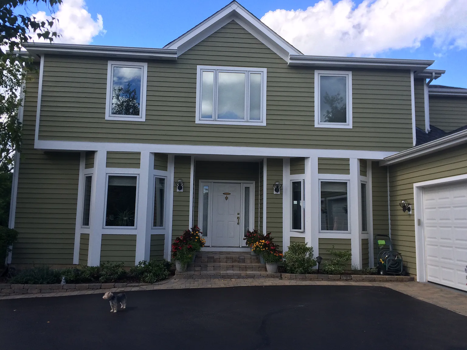 680 Wellington Dr photo 1