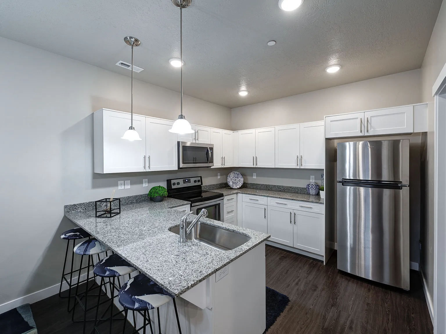 Vine Bldg 06: Unit 209 Type 1: Standard - 209 — Photo 3