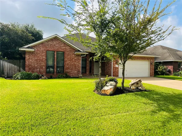 1202 Harrisonburg Ln, College Station, TX 77845
