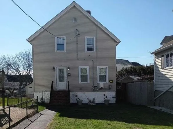 12 Sears St, New Bedford, MA 02740