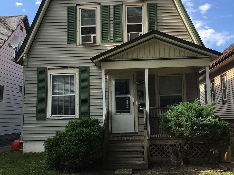 1st image of 222 E Montana St