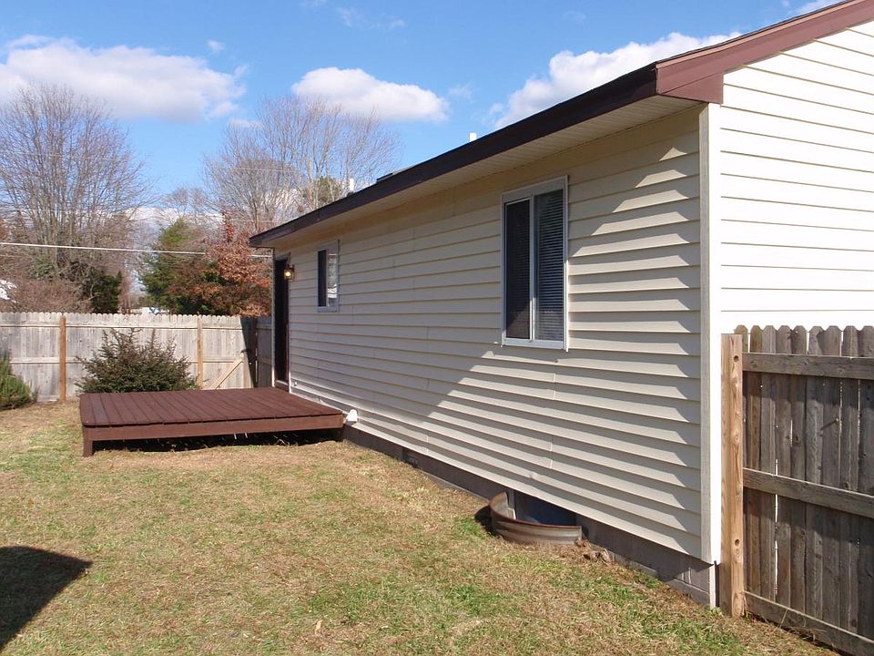 2nd image of 141 Perry Dr