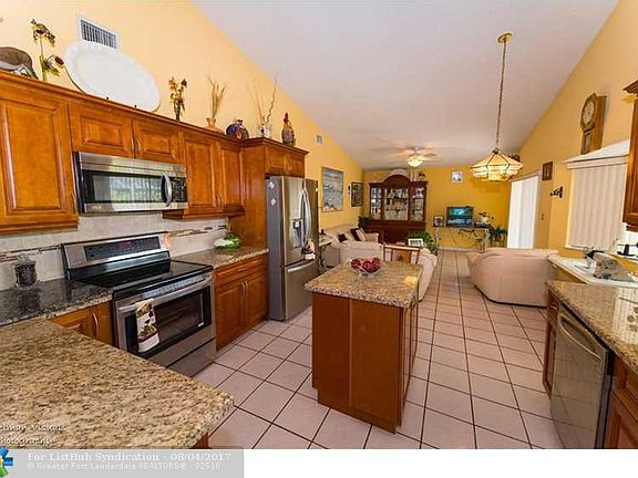 2nd image of 10206 NW 71st Pl