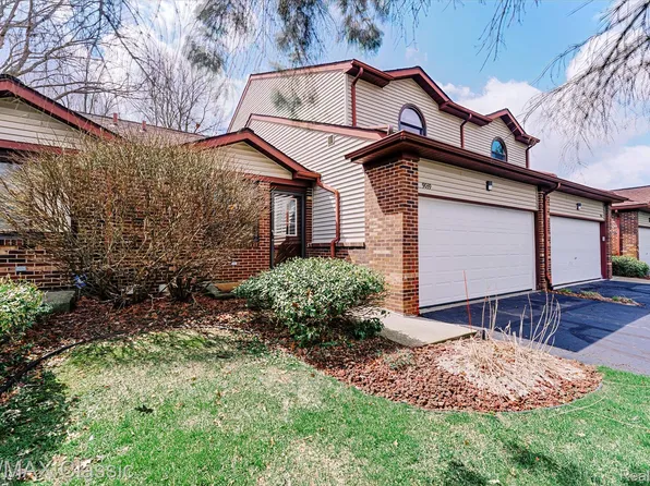 9039 Lake East Rd #45, Clarkston, MI 48348