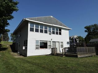 50153 Sister Lakes Rd, Dowagiac, MI 49047
