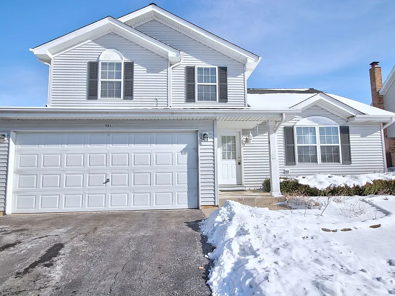 1504 Pheasant Landing Dr — Photo 1