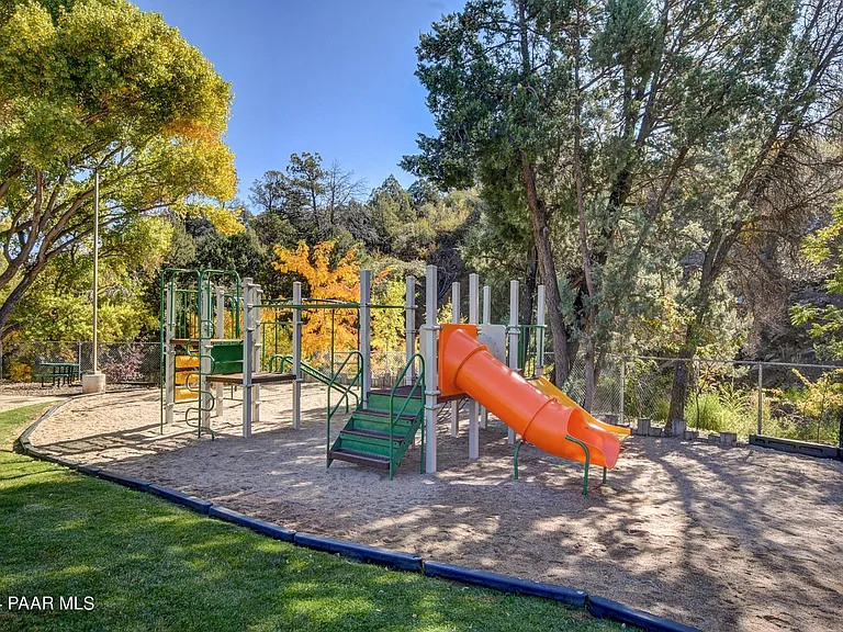 642 Sunrise Blvd — Photo 27