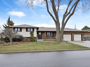 2374 Randolph Ave, Windsor, ON N9E 3X4