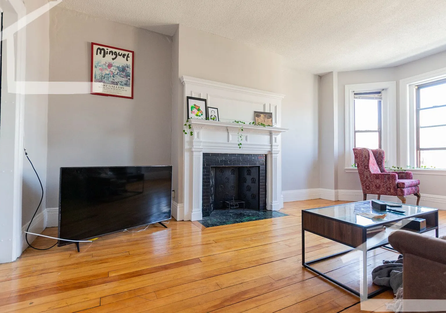 Nice 4 bed next to the green line in Allston — Photo 3