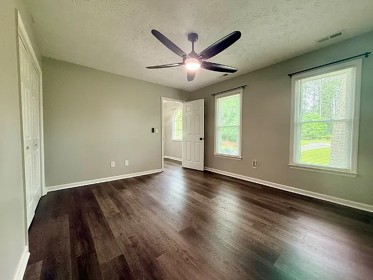 632 Bromsworth Trl — Photo 15
