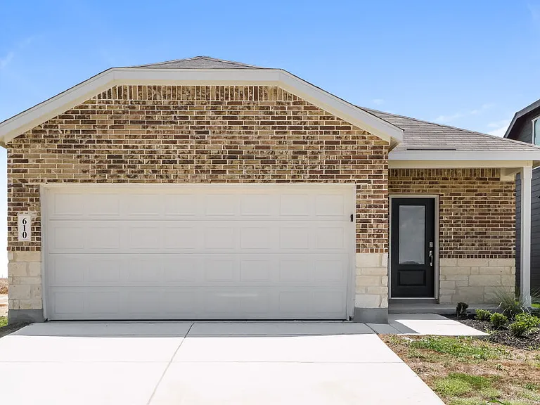 610 Kayden Ct — Photo 1