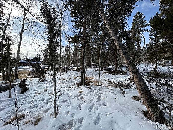 5th image of 375 Park View Dr