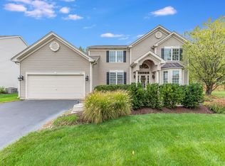 331 Whitehall Ln, Algonquin, IL 60102