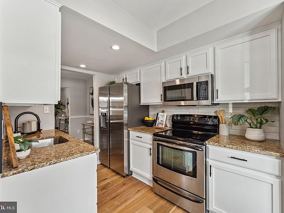 4th image of 4916 McFarland Dr