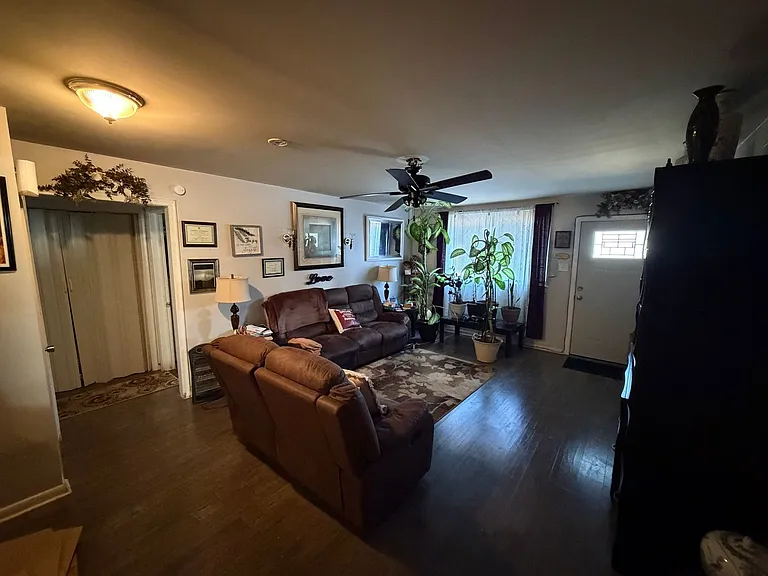 3212 Barton Ave — Photo 4