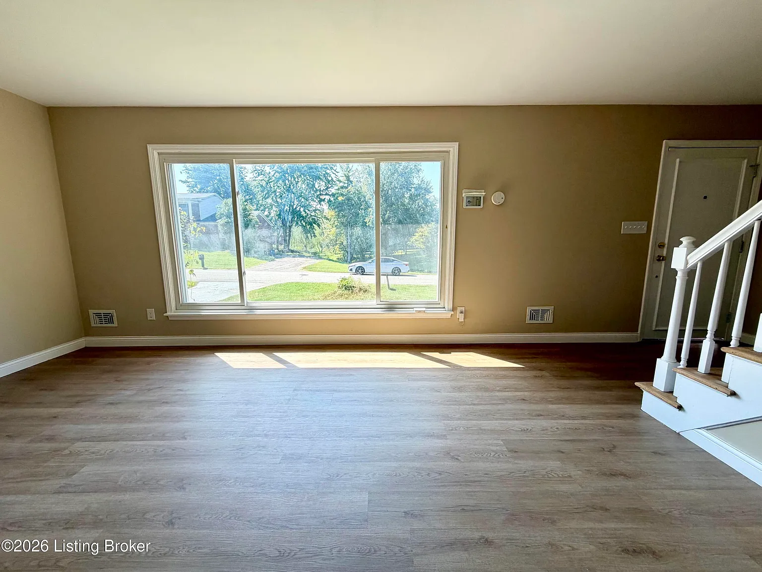 4 bed, 2.5 bath, 2172 sqft, $2,195 — Photo 3