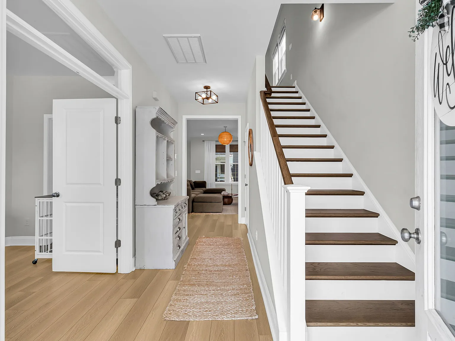 4 bed, 2135 sqft, $3,500 — Photo 3