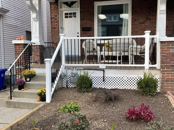 33 Crestmont St, Reading, PA 19611