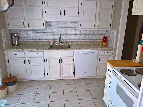 5th image of 4524 N Royal Ct