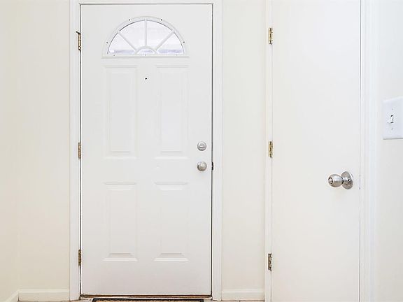 5th image of 3162 Primrose Ln