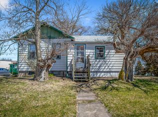 913 Aurora Ave, Aurora, IL 60505