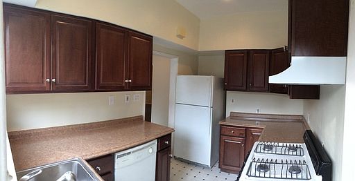 5th image of 8016 Fountain Ave