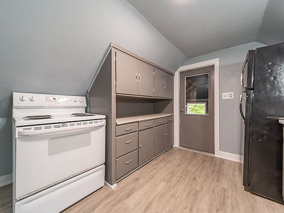 2nd image of 409 Racine St #55256C254