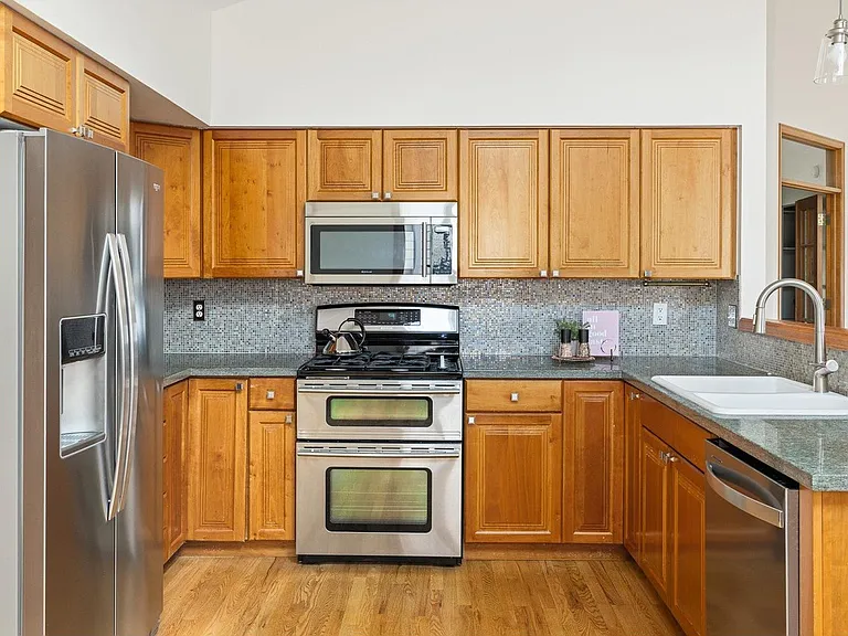 3966 Promontory Ct — Photo 6