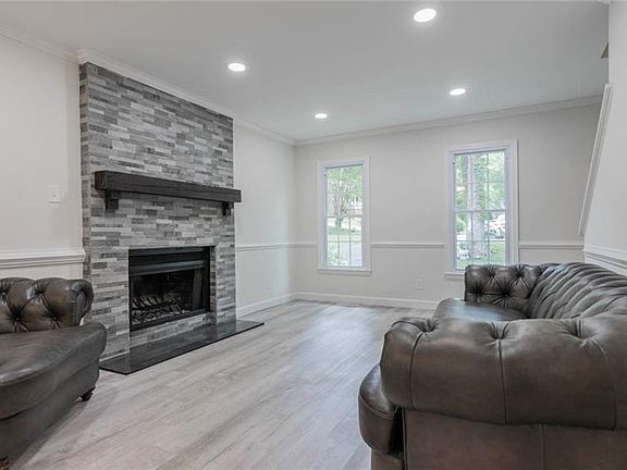 3rd image of 4101 Gloucestershire St
