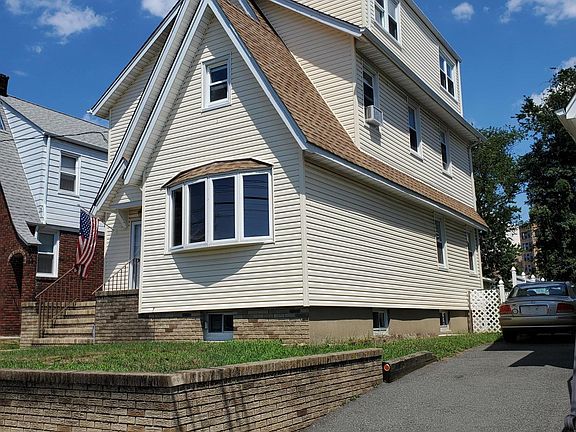 4th image of 12 Fairway Ave