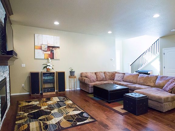 2nd image of 3003 NE Emmerson Ct