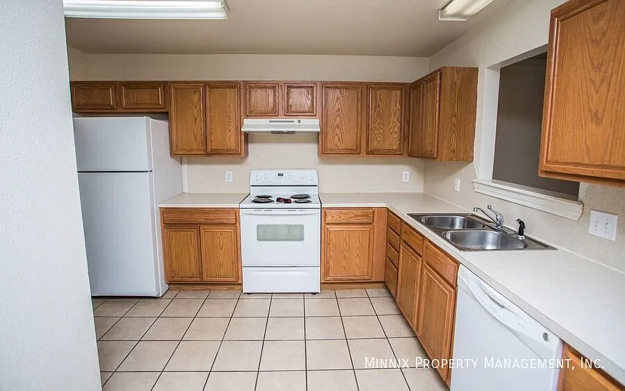 3 bedroom/ 3 bath For Rent Lubbock | Pet Friendly | 1206 N. Bangor Ave. #B — Photo 4