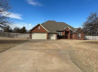 5117 Robin Hill Ln, Oklahoma City, OK 73150