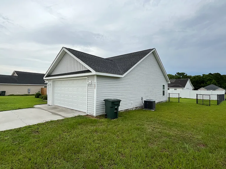 7031 White Pine Ave — Photo 6