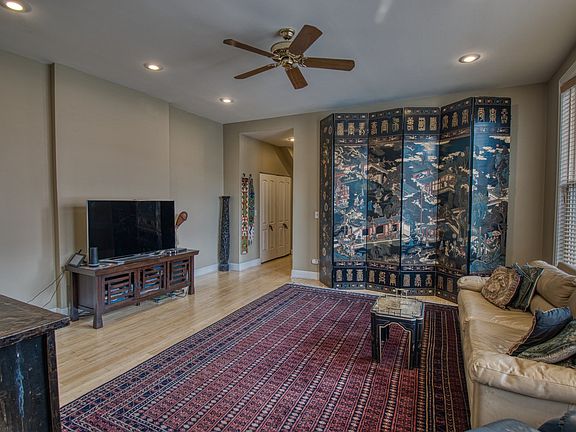 5th image of 4235 S King Dr