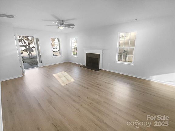 3rd image of 4219 Robinwood Dr
