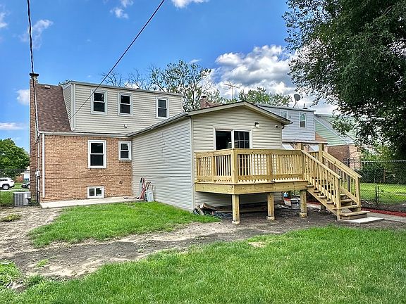 5th image of 374 Paxton Ave