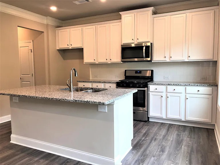 6976 Lancaster Xing — Photo 14