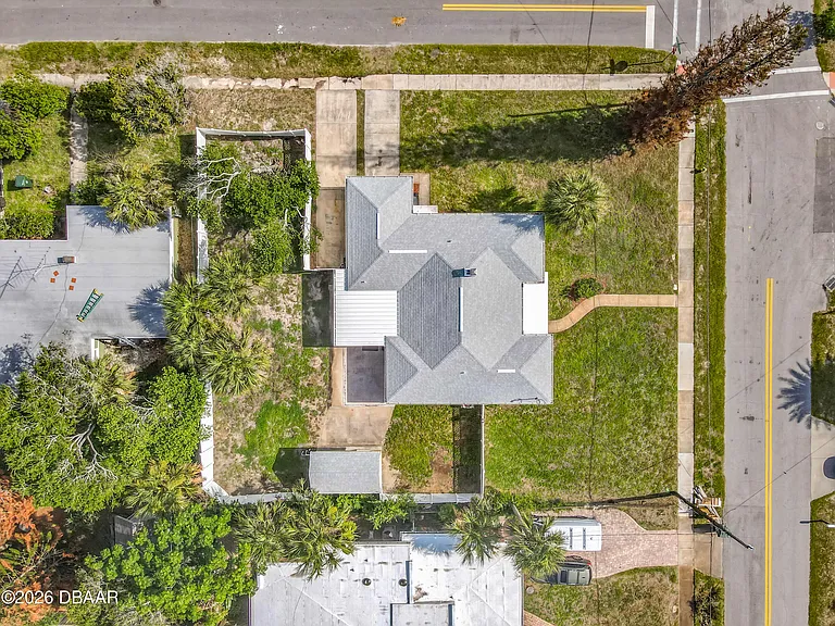 1621 N Oleander Ave — Photo 51