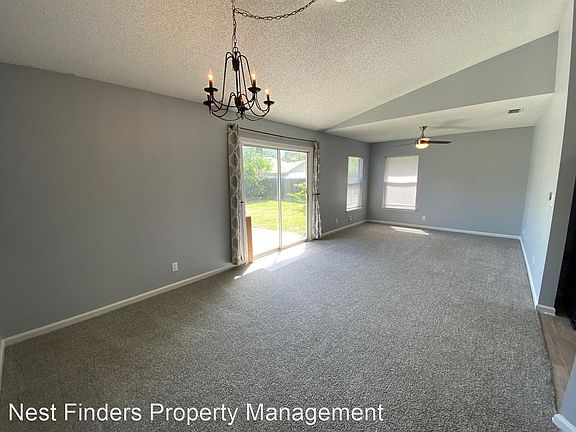 4th image of 2237 Dumfries Cir E