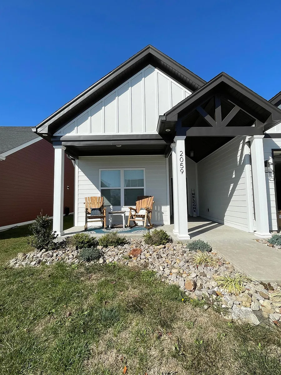 Building Photo - 2059 Mary Ella Dr