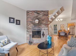 702 9th St SE, Washington, DC 20003