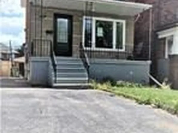 119 Gloucester Grv, Toronto, ON M6C 2A7