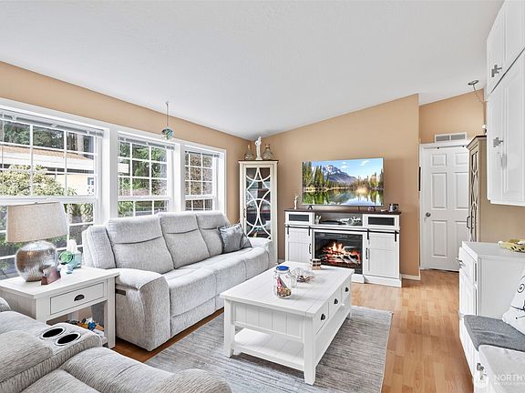3rd image of 15312 124th Avenue Ct E #73