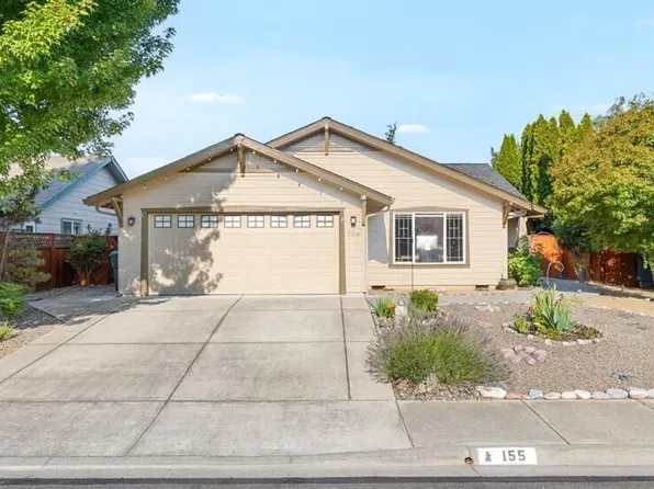 155 Country Hill Dr, Phoenix, OR 97535