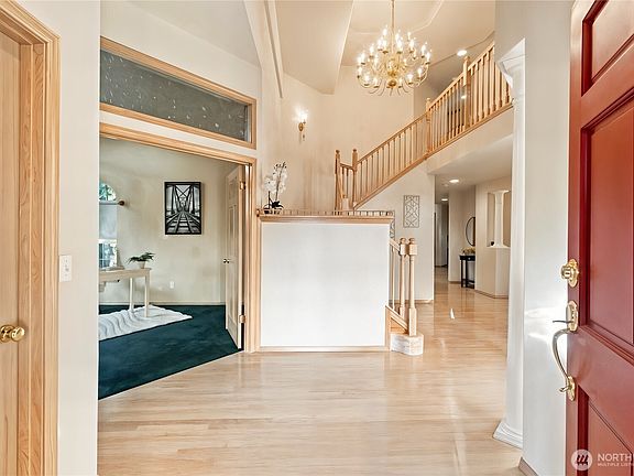 4th image of 4829 66th Avenue NE