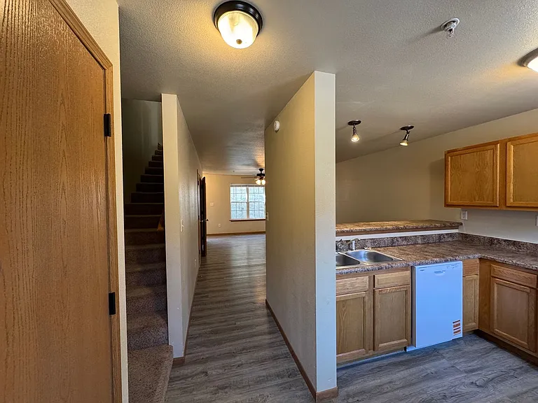 698 Hillside Rd — Photo 8